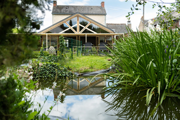 le jardin des roche c'est une terrasse au cœur du jardin